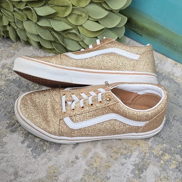 Vans Juniors Glitter Gold Old Skool Sneakers - Picture 2 of 11